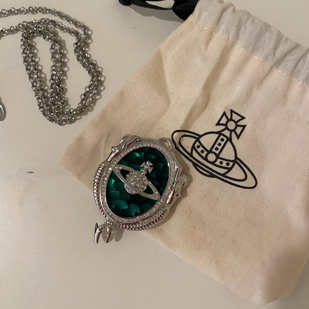 Vivienne Westwood Rare Emerald Green Mermaid Necklace Gem